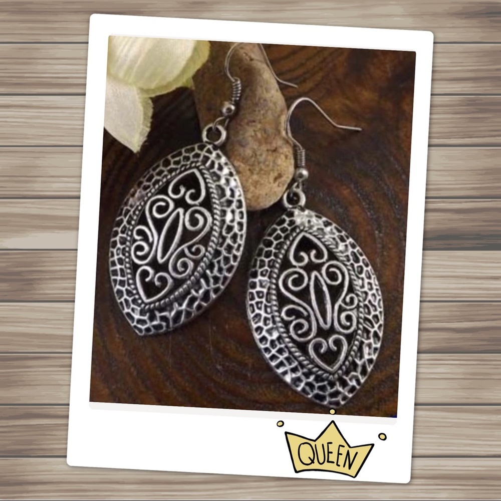 Tibetan Leaf Earrings - Picture 2 of 6